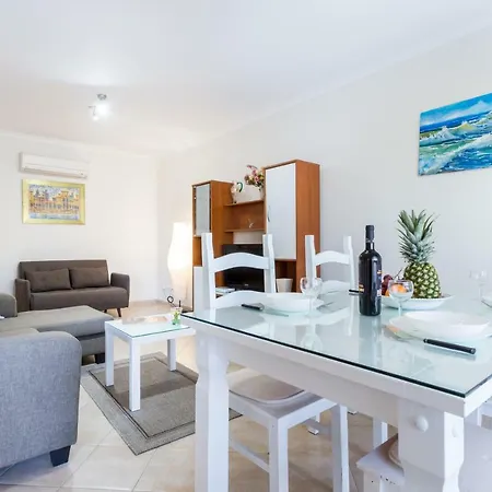 Harbour Family Apartment